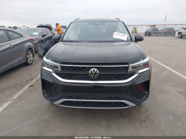 43914090 :رقم المزاد ، 3VVUX7B22PM370914 vin ، 2023 Volkswagen Taos 1.5t Se مزاد بيع
