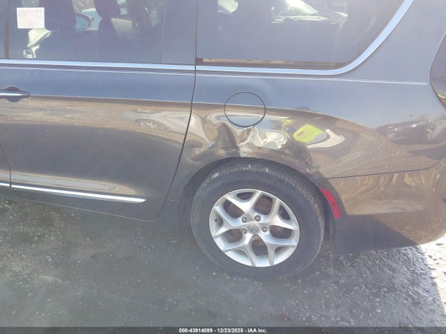 Aukcja sprzedaży 2017 Chrysler Pacifica Touring-l, vin: 2C4RC1BG1HR661312, numer aukcji: 43914099