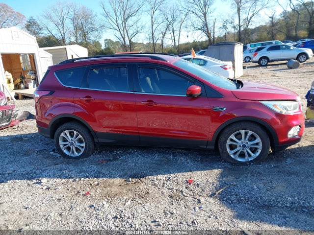 1FMCU0GD8HUF05746 Ford ESCAPE SE