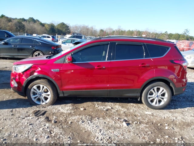 1FMCU0GD8HUF05746 Ford ESCAPE SE