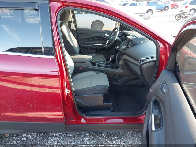 1FMCU0GD8HUF05746 Ford ESCAPE SE