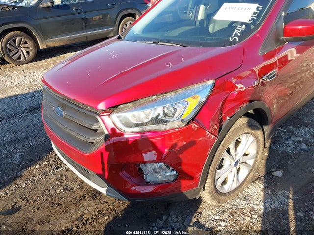 1FMCU0GD8HUF05746 Ford ESCAPE SE