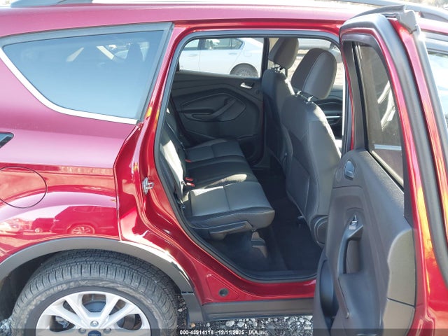 1FMCU0GD8HUF05746 Ford ESCAPE SE
