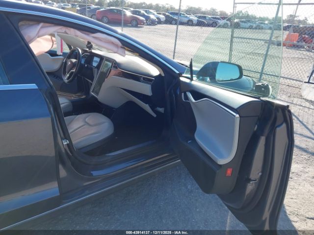 2015 TESLA MODEL S 5YJSA1S18FFP79644 Photo 4