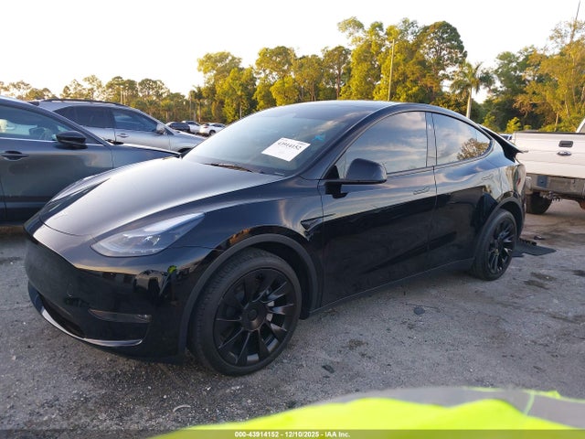 2024 TESLA MODEL Y 7SAYGDEE7RA333949 Photo 1