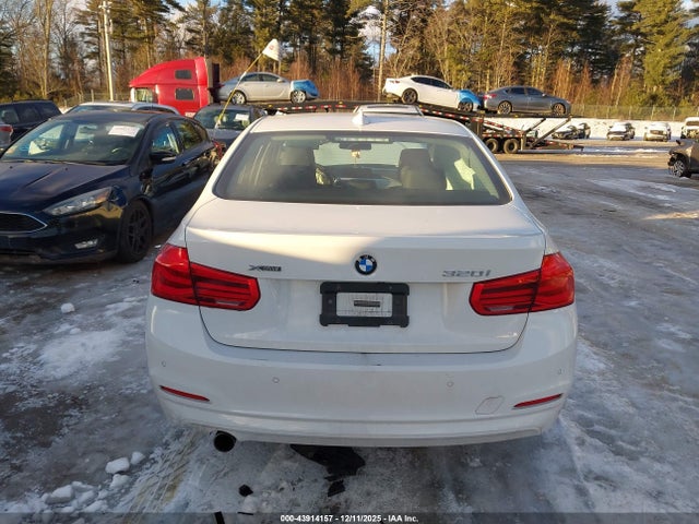 WBA8E5G34HNU44902 BMW 320i Xdrive
