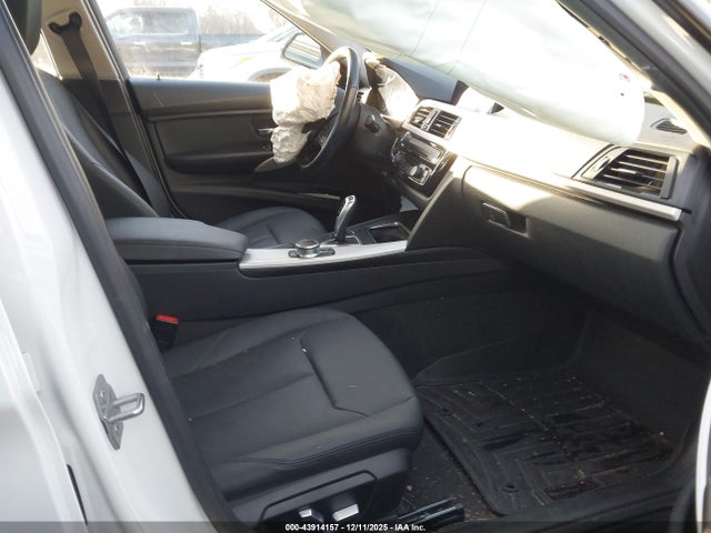 WBA8E5G34HNU44902 BMW 320i Xdrive