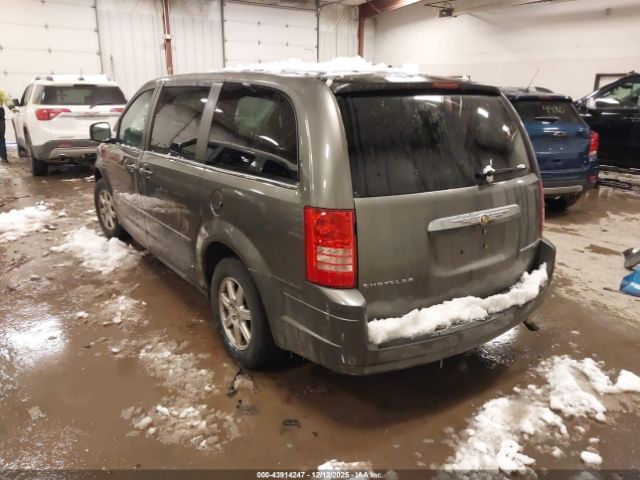 2010 CHRYSLER TOWN & COUNTRY 2A4RR2D17AR414504 Photo 2