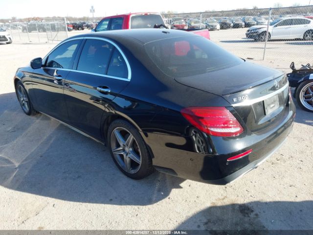 2017 MERCEDES-BENZ E 300 WDDZF4JB4HA038078 Photo 2