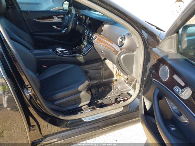 2017 MERCEDES-BENZ E 300 WDDZF4JB4HA038078 Photo 4