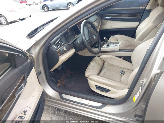 2011 Bmw 740li მანქანა იყიდება აუქციონზე, vin: WBAKB4C55BC392814, აუქციონის ნომერი: 43914261