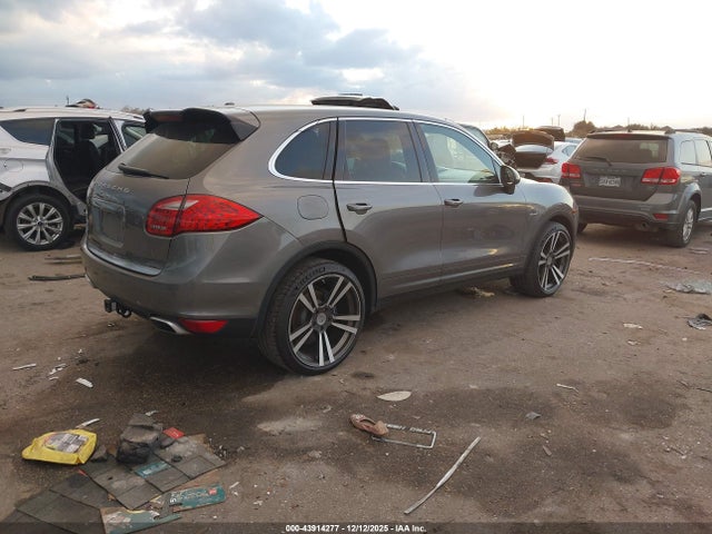 2013 PORSCHE CAYENNE WP1AF2A29DLA41938 Photo 3