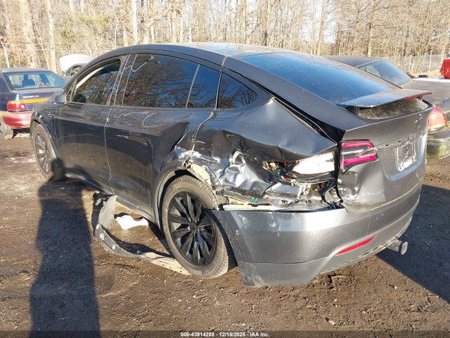 2018 TESLA MODEL X 5YJXCAE27JF118247 Photo 2