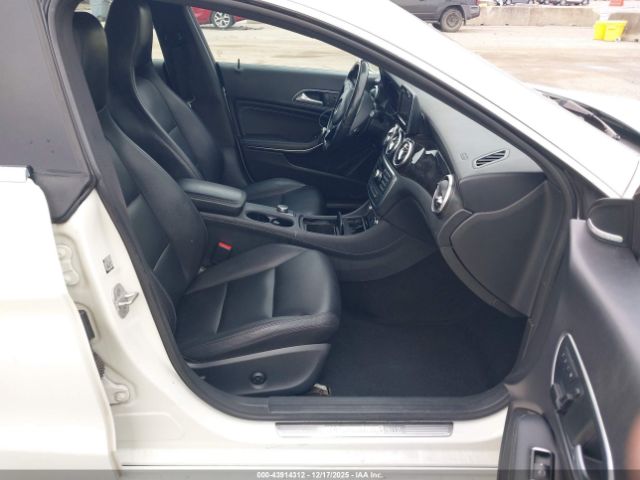 2014 MERCEDES-BENZ CLA 250 WDDSJ4EB6EN125138 Photo 4