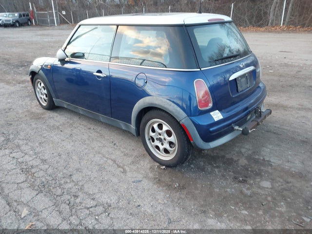2002 MINI COOPER WMWRC33432TC36898 Photo 2