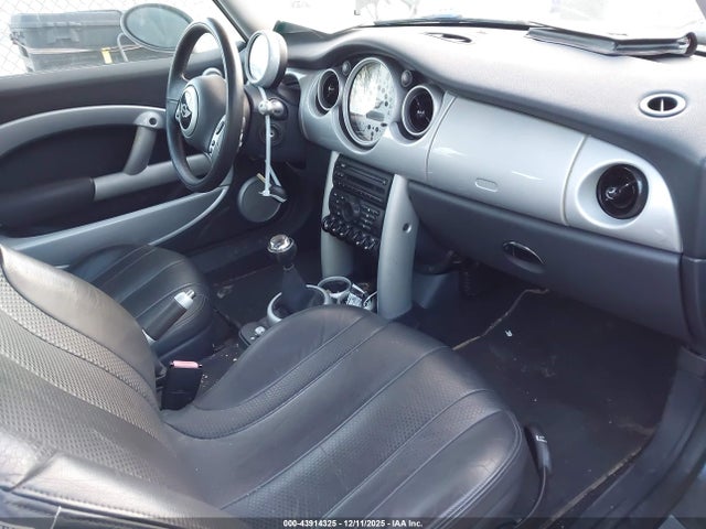 2002 MINI COOPER WMWRC33432TC36898 Photo 4