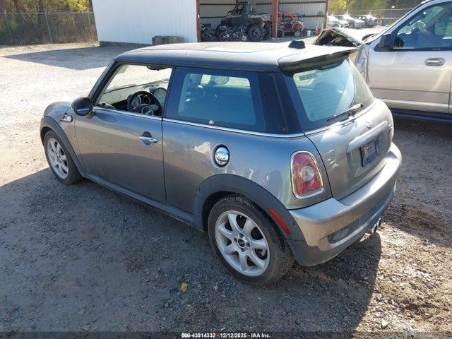 2009 MINI COOPER S WMWMF73519TX40097 Photo 2