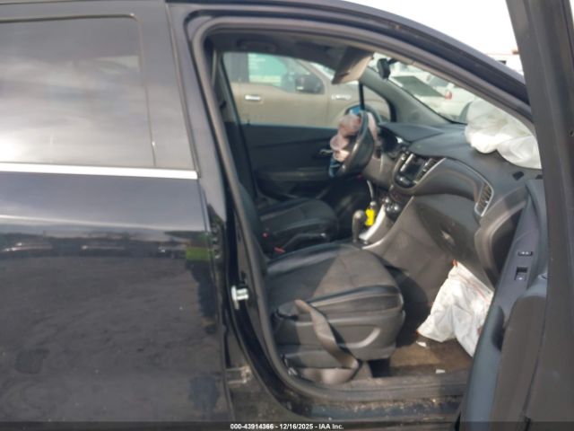 2019 CHEVROLET TRAX KL7CJLSB3KB906870 Photo 4