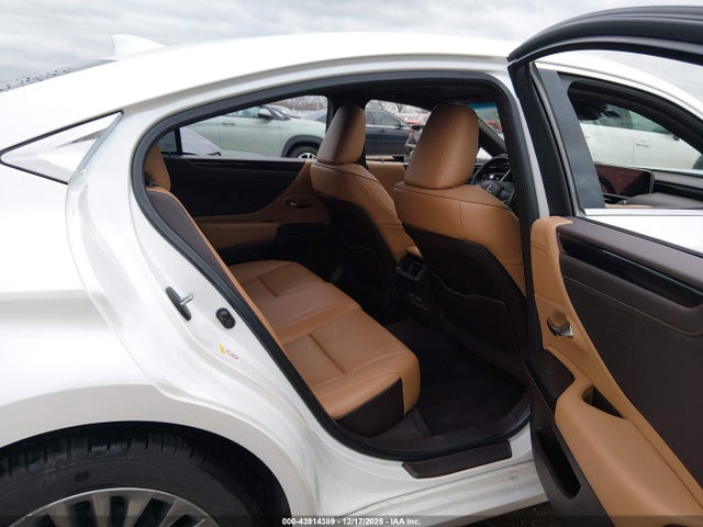 43914389 :رقم المزاد ، 58ABZ1B1XKU044677 vin ، 2019 Lexus Es 350 مزاد بيع