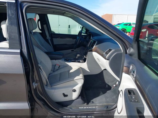 2017 JEEP GRAND CHEROKEE 1C4RJFJG7HC942978 Photo 4