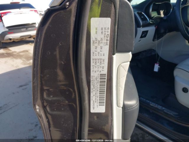 2017 JEEP GRAND CHEROKEE 1C4RJFJG7HC942978 Photo 8