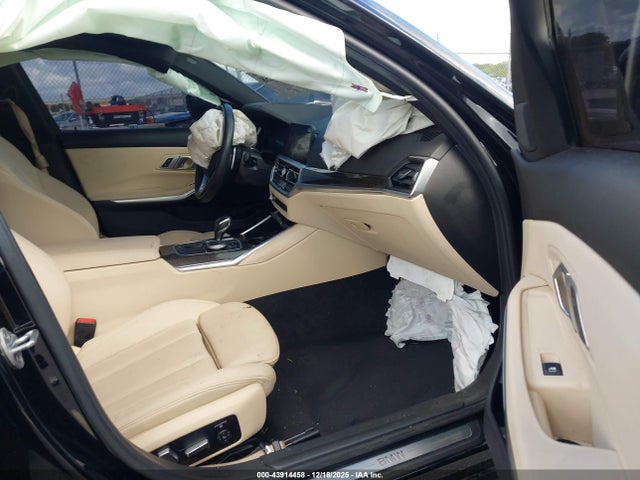 2021 BMW 330I 3MW5R1J06M8B49392 Photo 4