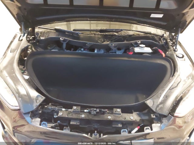 43914479 :رقم المزاد ، 7SAXCDE5XRF444151 vin ، 2024 Tesla Model X Long Range مزاد بيع