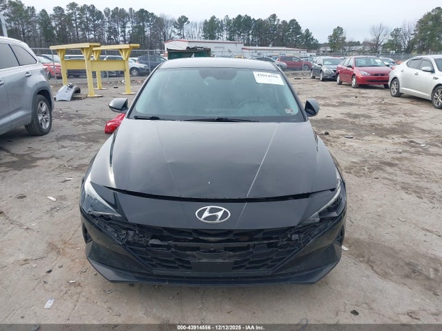43914556 :رقم المزاد ، 5NPLS4AG9NH085327 vin ، 2022 Hyundai Elantra Sel مزاد بيع