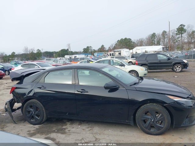 43914556 :رقم المزاد ، 5NPLS4AG9NH085327 vin ، 2022 Hyundai Elantra Sel مزاد بيع