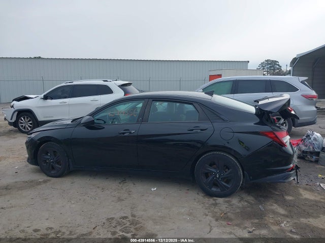 43914556 :رقم المزاد ، 5NPLS4AG9NH085327 vin ، 2022 Hyundai Elantra Sel مزاد بيع