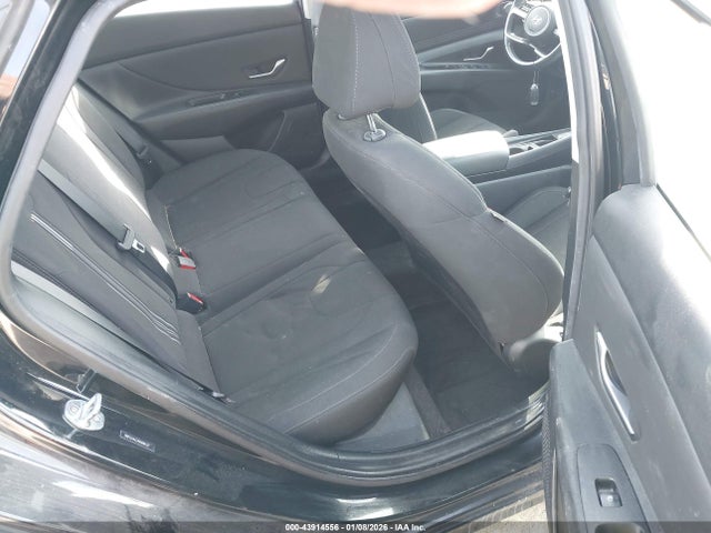 43914556 :رقم المزاد ، 5NPLS4AG9NH085327 vin ، 2022 Hyundai Elantra Sel مزاد بيع