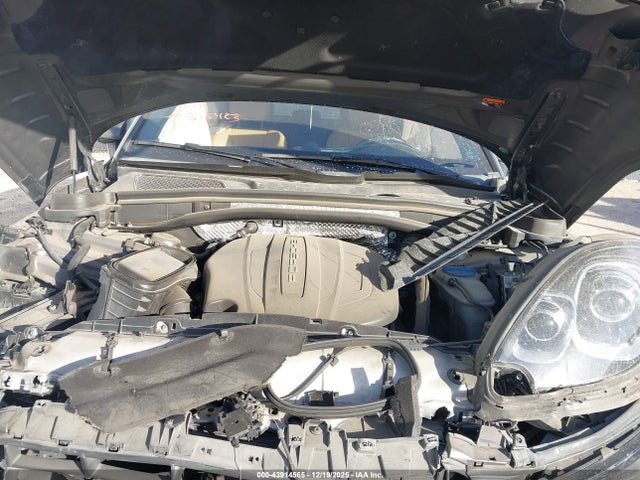 2018 PORSCHE MACAN WP1AA2A51JLB15423 Photo 9