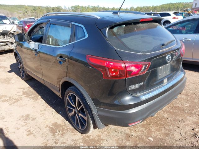 2017 NISSAN ROGUE SPORT JN1BJ1CP4HW025399 Photo 2