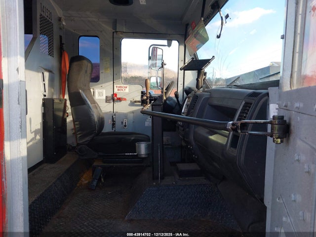 43914702 :رقم المزاد ، 3C7WRMAL8EG172850 vin ، 2014 Ram 5500 Chassis Tradesman/slt مزاد بيع