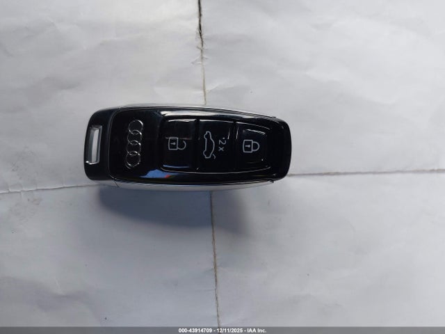 2023 AUDI Q7 WA1LCBF7XPD023125 Photo 10