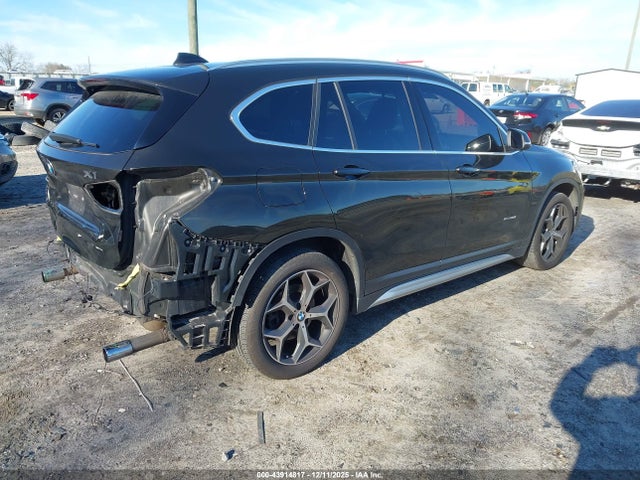 2018 BMW X1 WBXHT3C39J5K29351 Photo 3