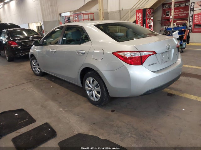 2014 TOYOTA COROLLA 5YFBURHE4EP050558 Photo 2