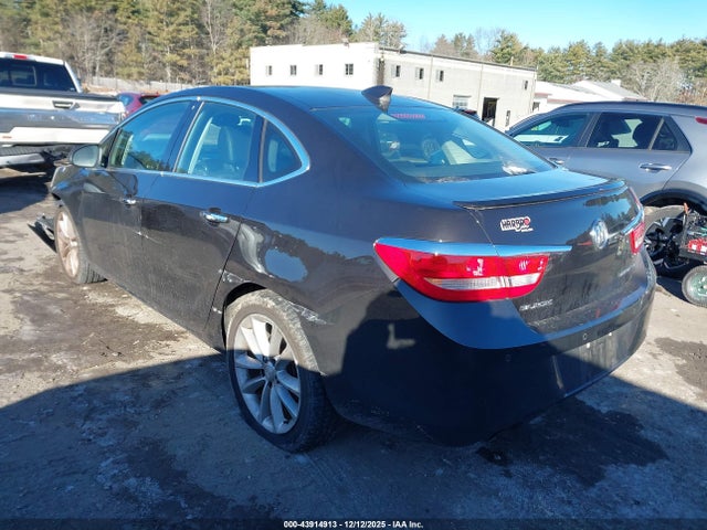 Buick Verano Leather Group 2016 1G4PS5SK7G4133440 Image 3