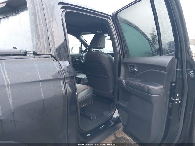 5FPYK3F85JB000971 Honda Ridgeline Black Edition
