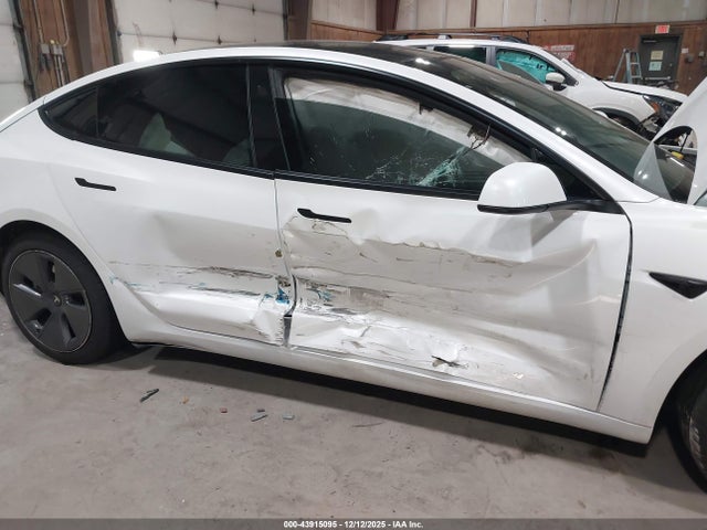 2022 TESLA MODEL 3 5YJ3E1EB5NF198307 Photo 5