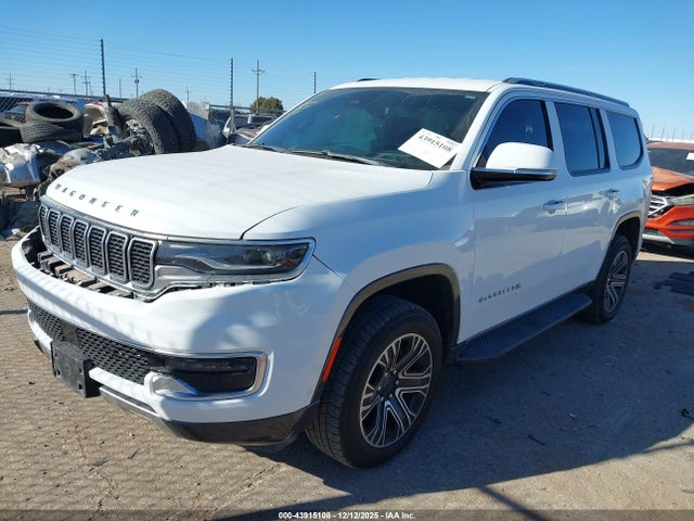 2022 JEEP WAGONEER 1C4SJVDT2NS144748 Photo 1