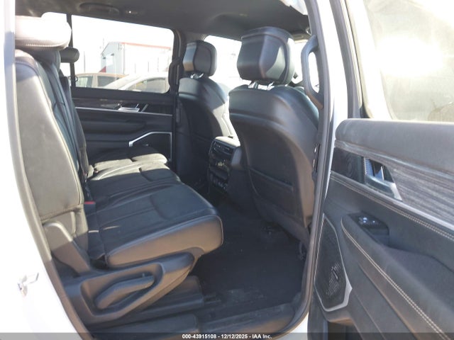 2022 JEEP WAGONEER 1C4SJVDT2NS144748 Photo 7