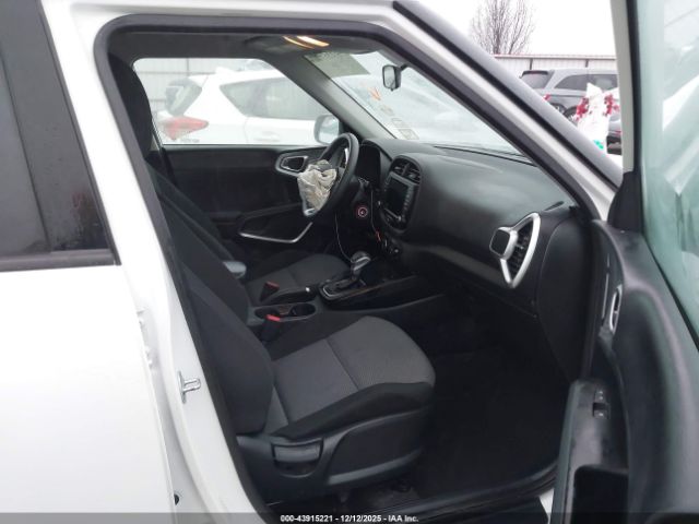 2022 KIA SOUL KNDJ23AU7N7798108 Photo 4