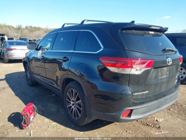 2017 TOYOTA HIGHLANDER 5TDJZRFHXHS516015 Photo 2