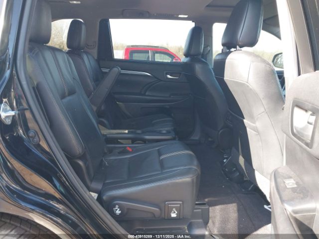 2017 TOYOTA HIGHLANDER 5TDJZRFHXHS516015 Photo 7