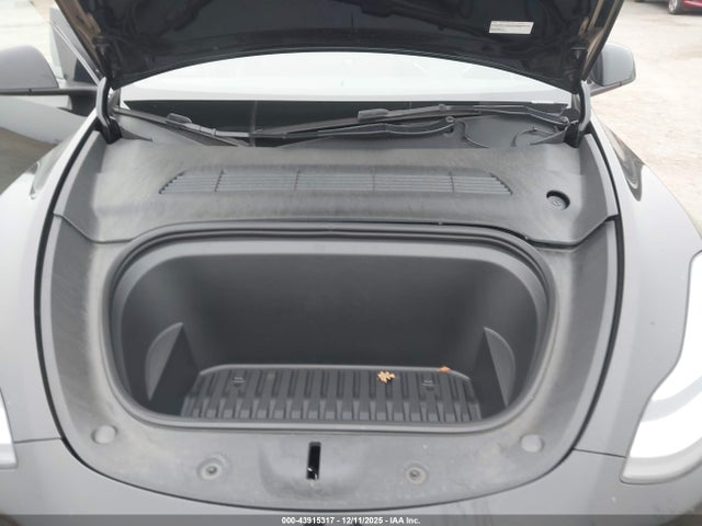 2023 TESLA MODEL Y 7SAYGDEE8PA101552 Photo 9