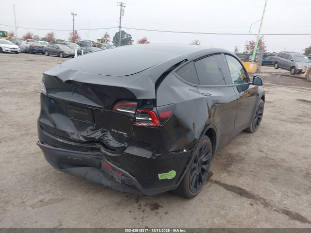 2023 TESLA MODEL Y 7SAYGDEE8PA101552 Photo 3