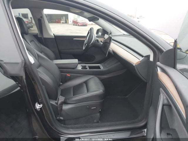 2023 TESLA MODEL Y 7SAYGDEE8PA101552 Photo 4