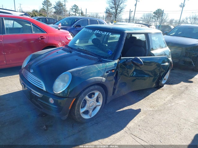 2002 MINI COOPER WMWRC33432TC36836 Photo 1