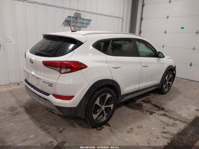 KM8J3CA26HU276969 Hyundai Tucson Sport